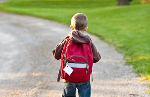 Palīdzi trūcīgiem bērniem piepildīt skolas somu!