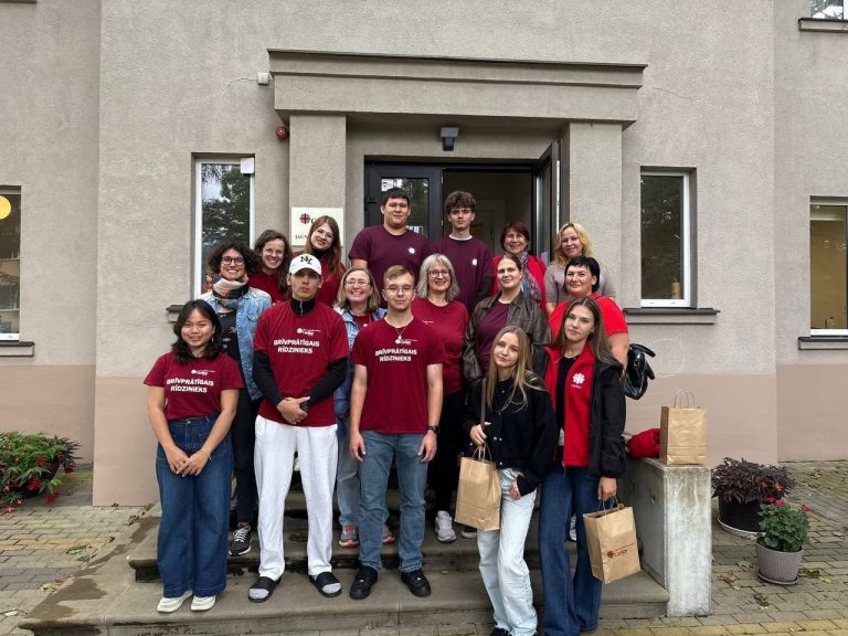 Young Caritas brīvprātīgie no “Lietuvos Caritas” viesojas Rīgā un Jelgavā