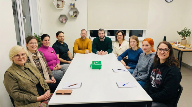 SIA “Caritas misija” noslēdz ALTUM atbalstīto biznesa projektu, izstrādājot un ieviešot jaunas aprūpētāju apmācību programmas